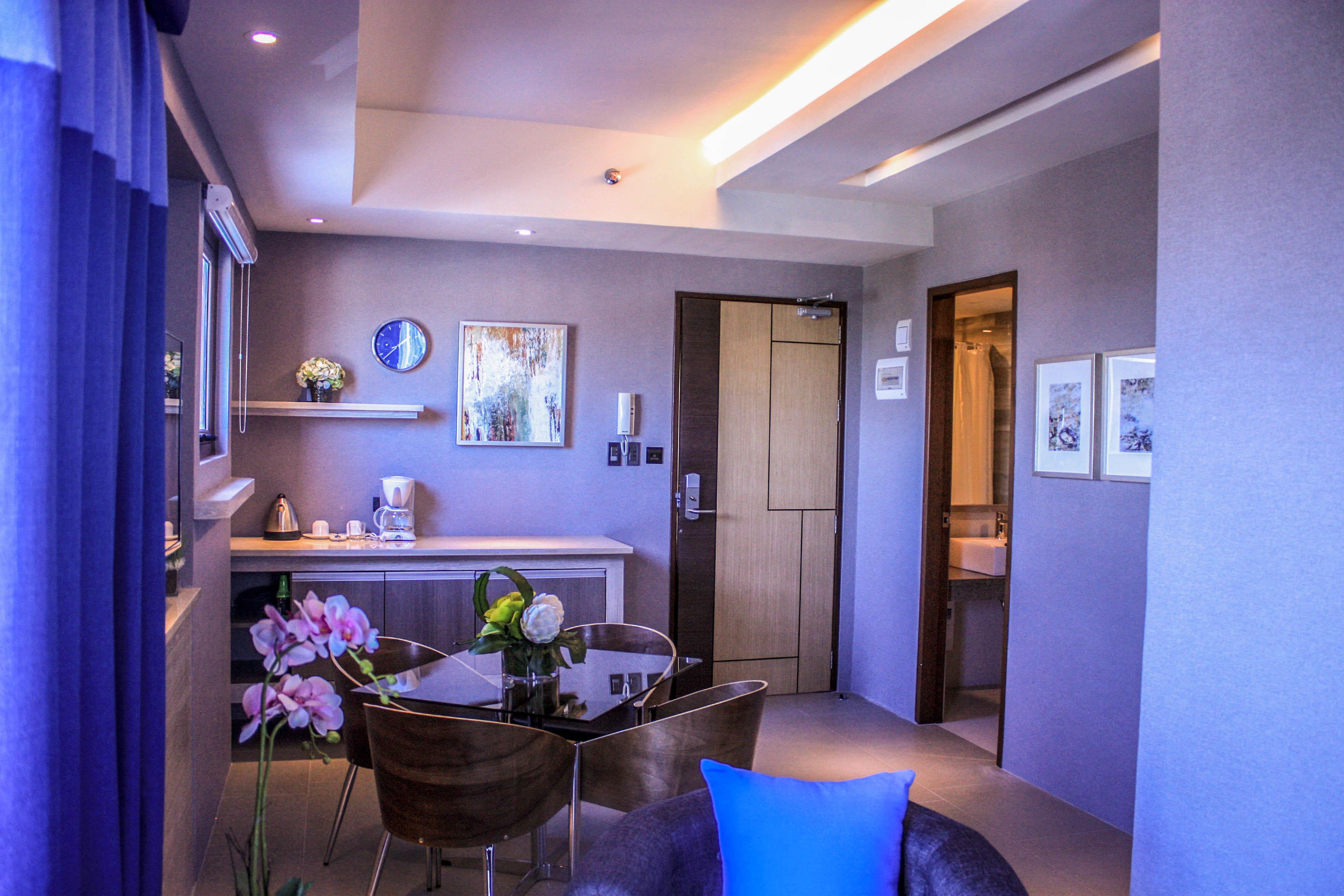 Santorini Hotel Marikina Экстерьер фото