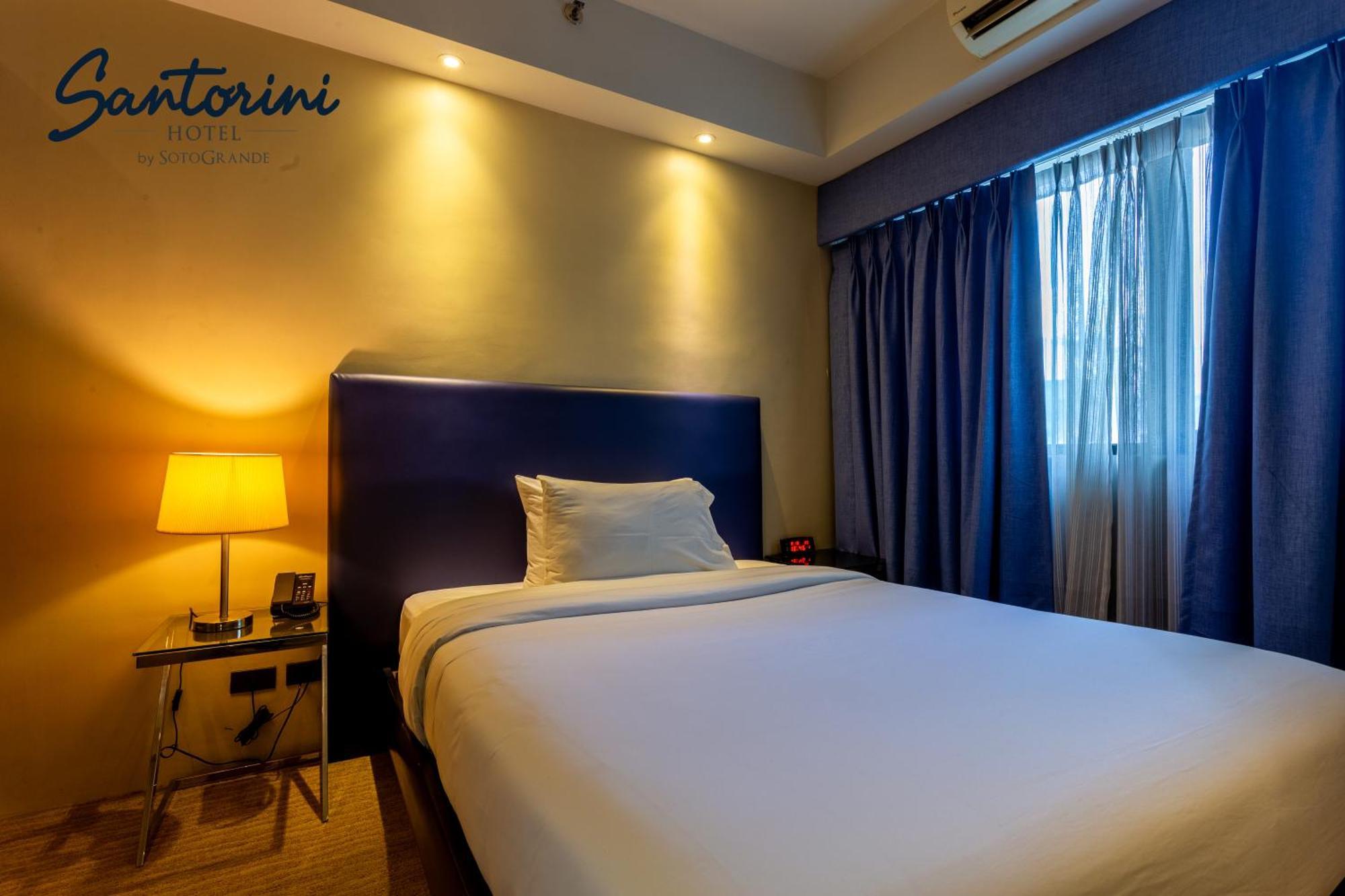 Santorini Hotel Marikina Экстерьер фото